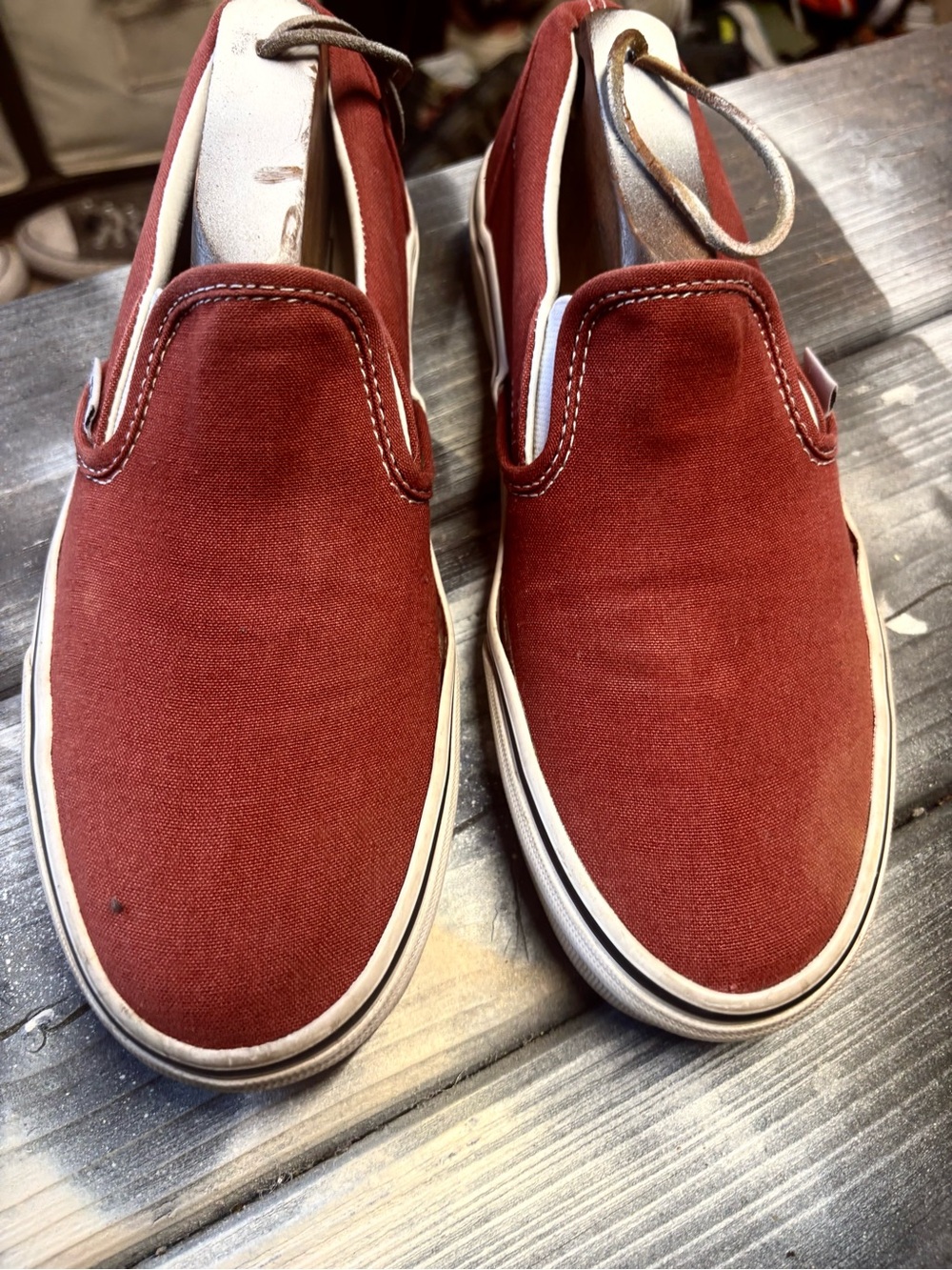 Vans slip on burgundy canvas sneakers #skateboarding #slipons Women 8.5